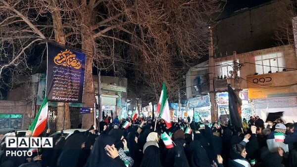 مردم‌غیور کرج‌ با رهبر شهید تجدید بیعت کردند