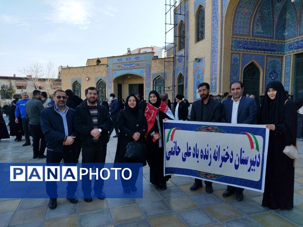 حضور پر شور مردم غیور ملارد در نماز جمعه و راهپیمایی جشن پیروزی و نصر الهی 