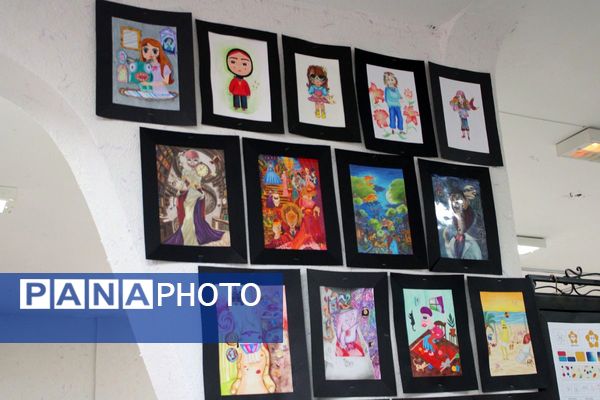 نمایشگاه آثار هنرجویان هنرستان فنی‌وحرفه‌ای دخترانه آفرینش پردیس