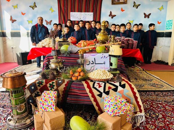مراسم بزرگداشت ولادت حضرت فاطمه (س) و روز مادر در آموزشگاه پسرانه علاقبندنیا