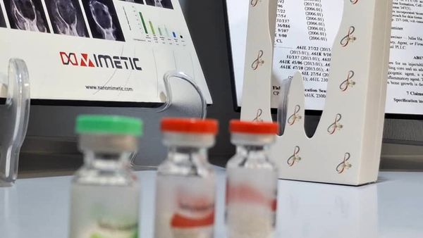 بازدید خبرنگاران‌پانا از نمایشگاه ستاد توسعه فناوری های نانو و میکرو