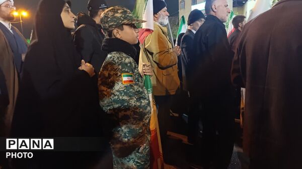 قاب‌هایی خاص از حضور افراد متنوع در تجمعات