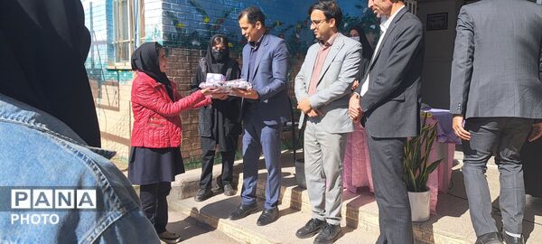 تقدیر از برگزیدگان استانی ششمین جشنواره پژوهش‌سراهای خراسان رضوی در باخرز