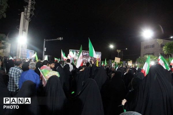 قیامدشت در تجمعات شبانه همچنان میزبان زوج های فاطمی و علوی می‌باشد