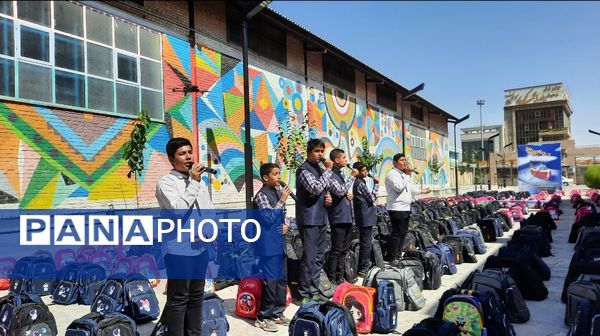 رزمایش توزیع ۵۵ هزار سبد تحصیلی در استان خراسان رضوی 