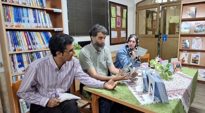 خط کتاب در کتابخانه خواجه نصیر طوسی شیراز