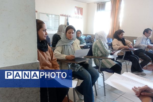 جلسه دیدار معلمان و اولیا در آموزشگاه پویش ناحیه ۳شیراز 