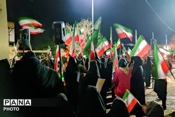 حضور در تجمعات خیابانی یعنی هیات من الذله در برابر دشمن زورگو و دروغگو