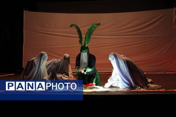 اجرای نمایش «طریق عشق» در شهرستان گرمه