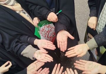 نسل پرچم؛ کودکان ایران در صف آینده