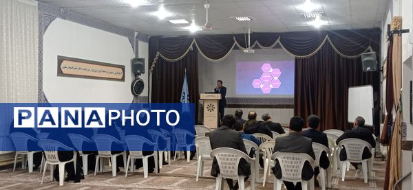 جلسه هدایت تحصیلی در دبیرستان استعدادهای درخشان دوره اول کاشمر