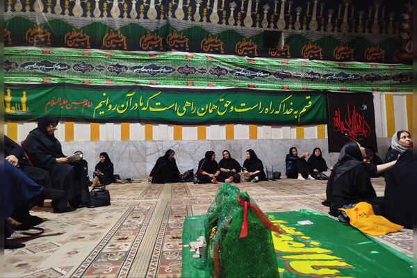 شور حسینی در شب چهارم محرم 1404 در هیات فرهنگیان ناحیه ۳ شیراز 