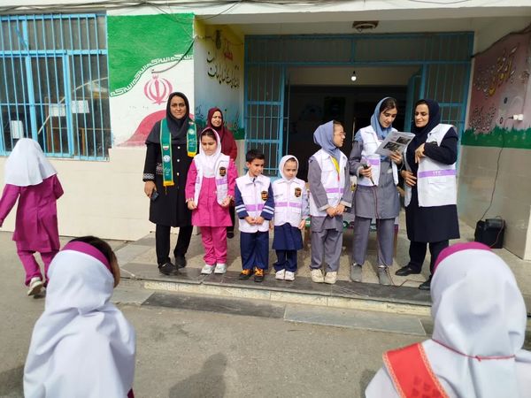 گرامیداشت هفته سلامت روان در دبستان دخترانه شهید احمدپور قائمشهر