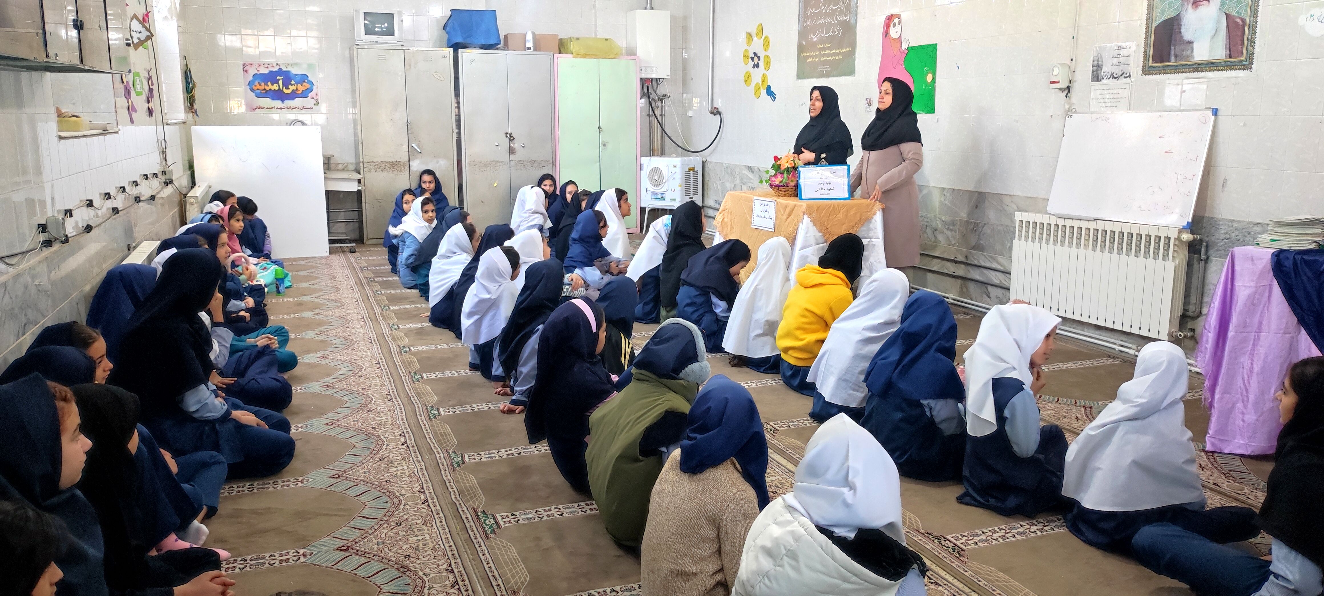 کارگاه آموزشی دانش‌آموزان در هفته پدافند غیرعامل (پدافند زیستی) در مدرسه شهید خاقانی شهرستان شیروان