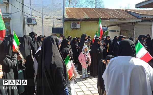 بر پا نگه داشتن مکتب زینب(س) توسط بانوان خشکبیجاری