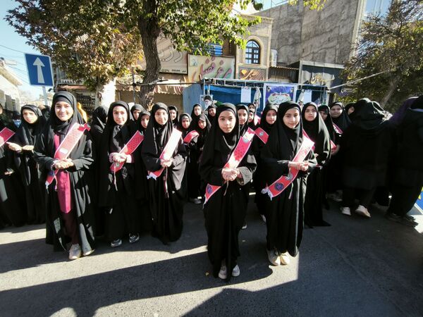 راهپیمایی 13 آبان با حضور حداکثری دانش آموزان در شهرستان نیشابور 
