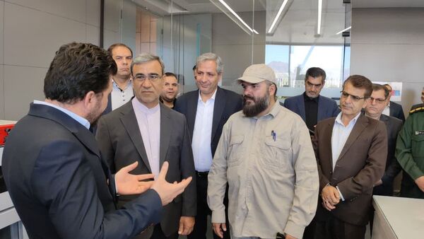 خراسان رضوی میزبان جهش انرژی پاک؛ افتتاح و کلنگ‌زنی پروژه‌های خورشیدی با حضور استاندار