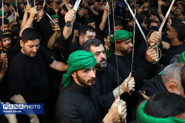 عزاداری شب عاشورا در محله دولت آباد تهران