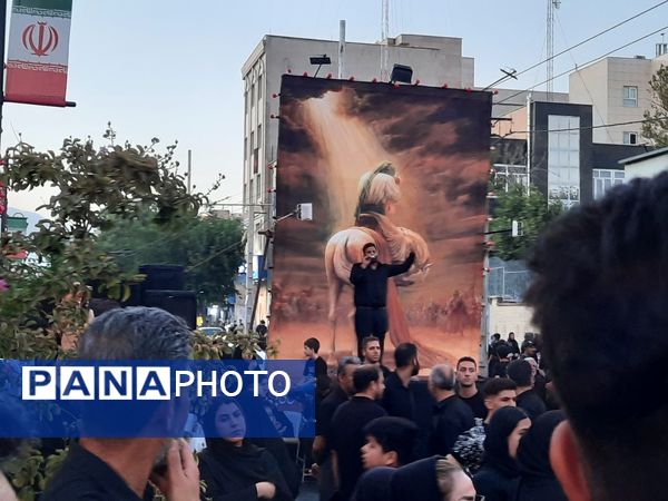 عشاق دلسوخته سیدالشهدا شام غریبان را با آتش زدن خیمه‌‌ها به پایان رساندند