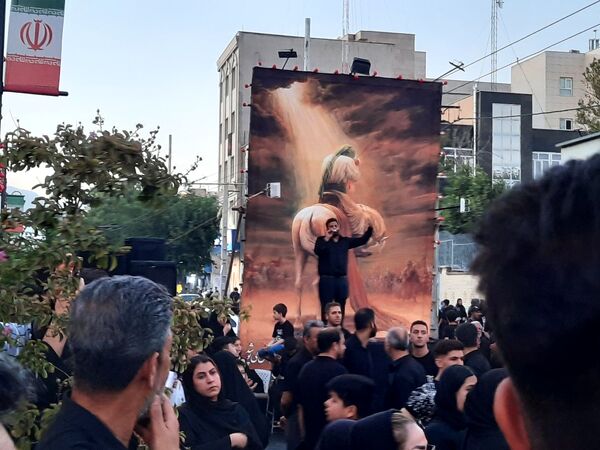 عشاق دلسوخته سیدالشهدا شام غریبان را با آتش زدن خیمه‌‌ها به پایان رساندند