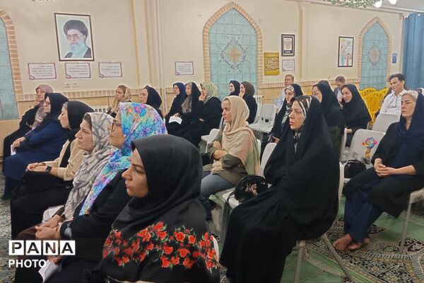 نخستین نشست اولیا و مربیان در دبیرستان شاهد دالکی