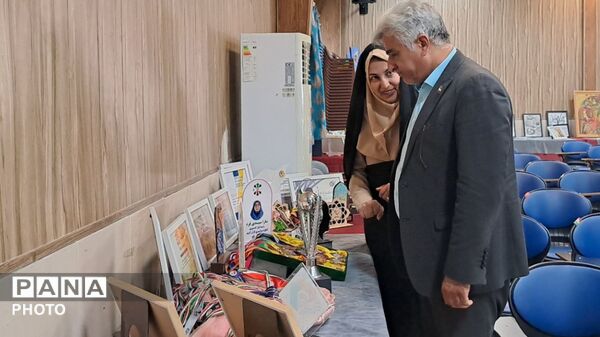  روز ملی نخبگان در دبیرستان دوره اول فرزانگان۲ ناحیه‌ ۶ مشهد 