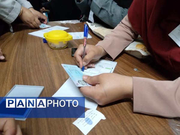 حضور مردم ولایتمدار نیشابور پای صندوق‌های رای