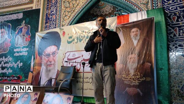 تجدید بیعت مردم بن با سومین رهبر انقلاب اسلامی در آیین گرامیداشت شهدای وطن