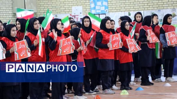 روشن شدن مشعل جام اقتدار ایران در آیین یادبود ۳۴ دانش‌آموز شهید بوشهر