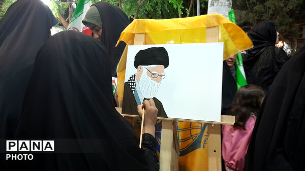 اعضای تشکل‌های دانش‌آموزی اصفهان پای کار ایران