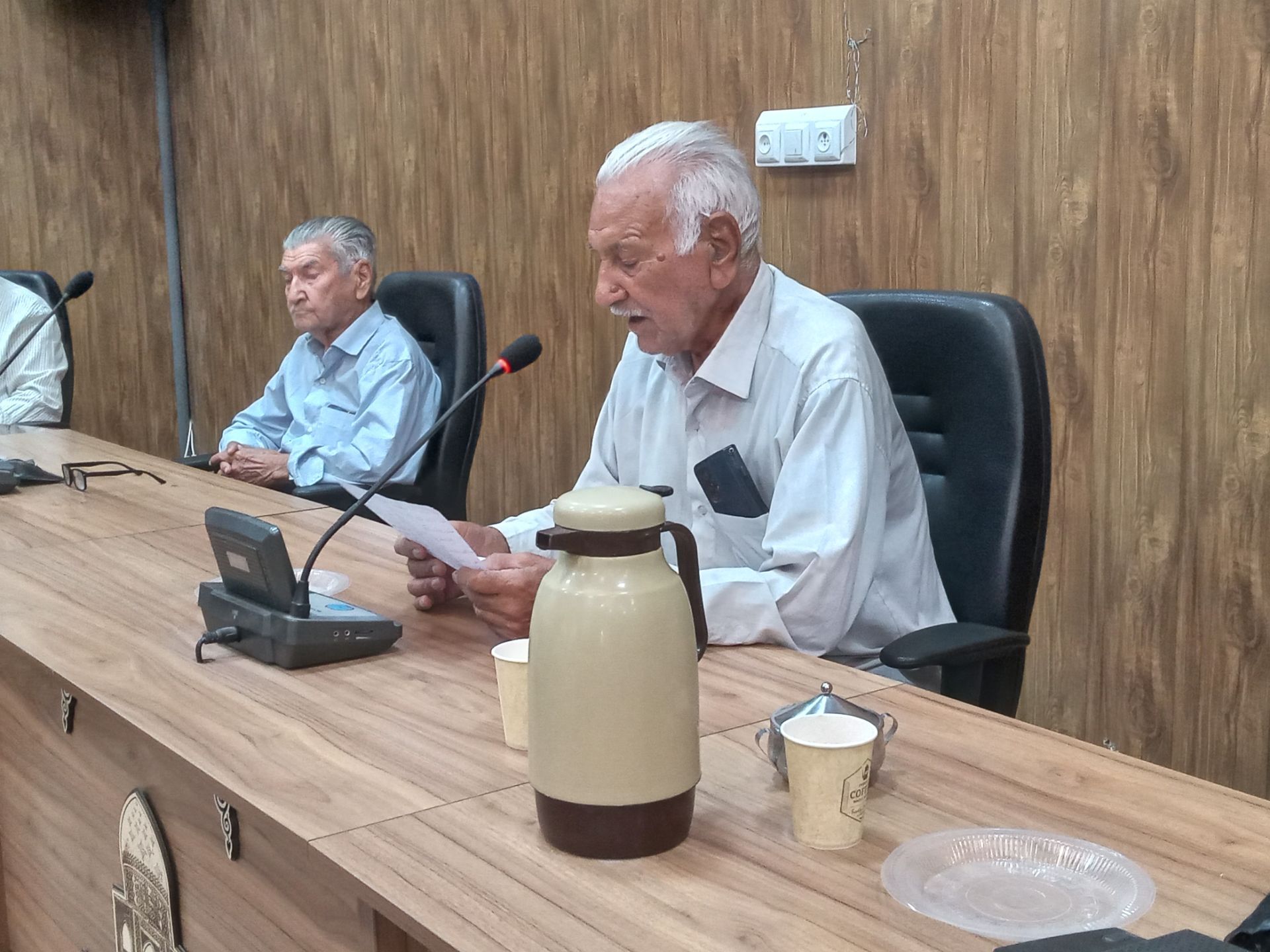 جلسات هفتگی پیشکسوتان فرهنگی در دبیرستان خیام