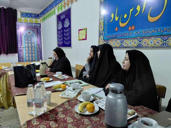 جلسه  مدیران متوسطه اول مدارس در دبیرستان شهرآرا دو