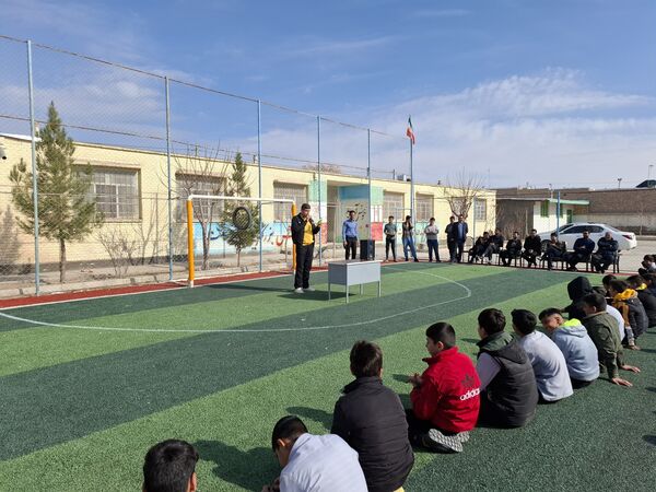 برگزاری مراسم روز پدر در مدارس خلیل‌آباد 