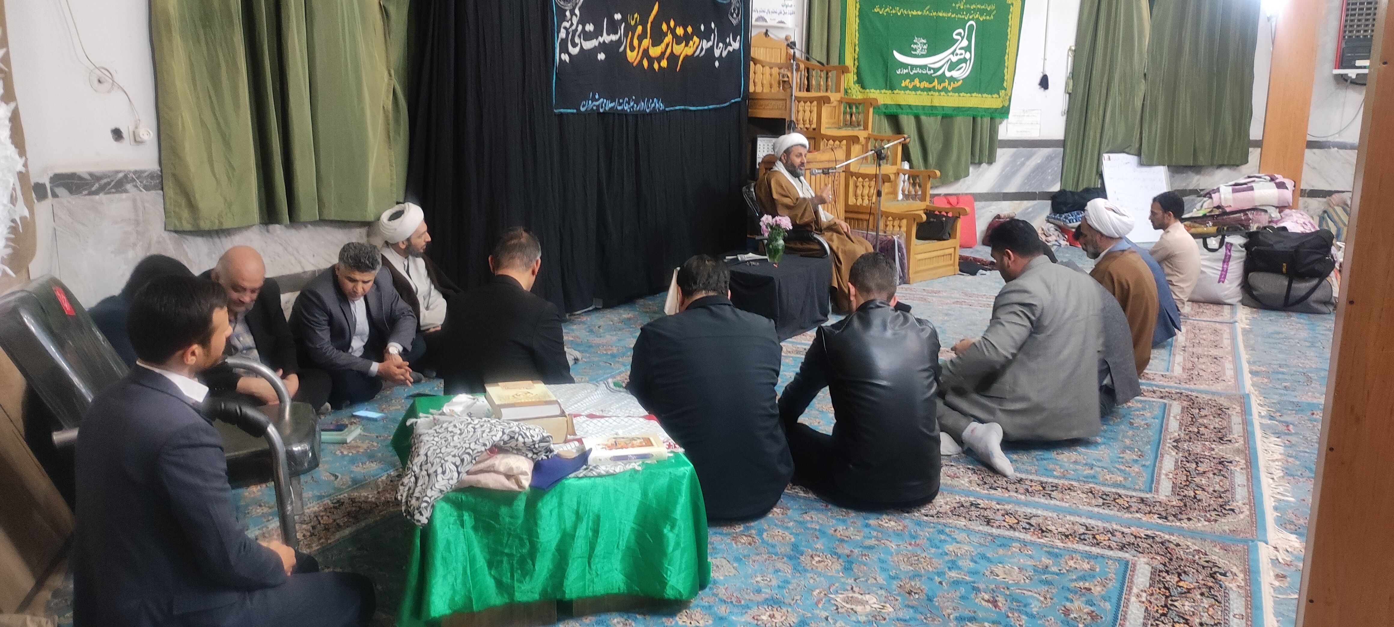 حضور ۷۲ دانش‌آموز دختر معتکف به نیت ۷۲ شهید کربلا در مسجد باب الحوائج شیروان