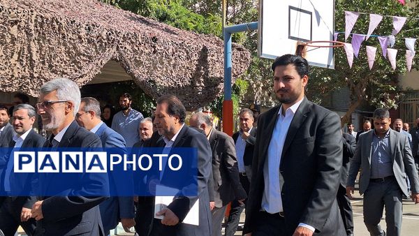 آیین متمرکز استانی نواختن زنگ مهر در مدارس استان البرز