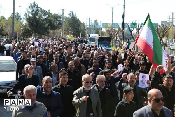تجدید عهد با آرمان های رهبر شهید انقلاب در نماز جمعه فشافویه