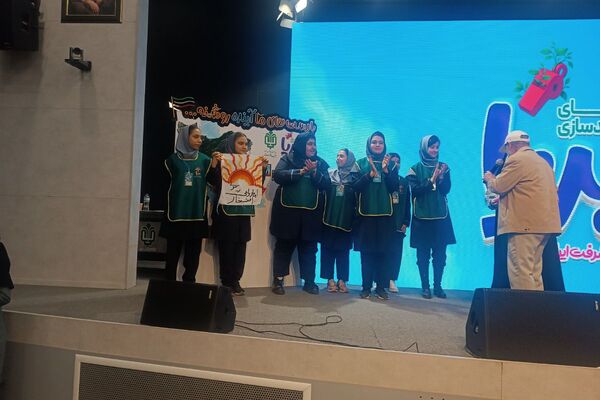 حضور دانش آموزان مدرسه ایثار در اردو توانمند سازی "برپا" در اردوگاه امام خمینی (ره)