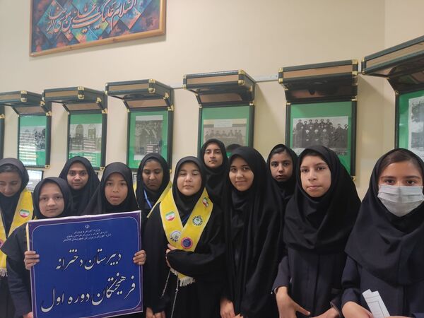 هفته کتاب خوانی در آرامگاه شهید مدرس
