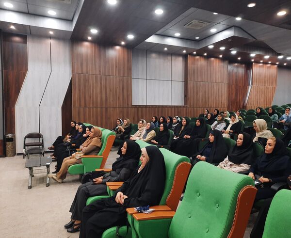 انتخابات انجمن اولیا و مربیان دبیرستان فرزانگان شهرستان ملارد