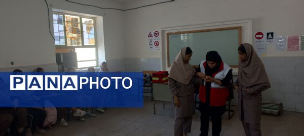 برگزاری کلاس‌های آموزشی هلال‌احمر 
