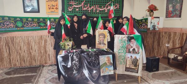 مراسم گرامیداشت شهدای مقاومت در دبیرستان گلشن آزادی مشهد