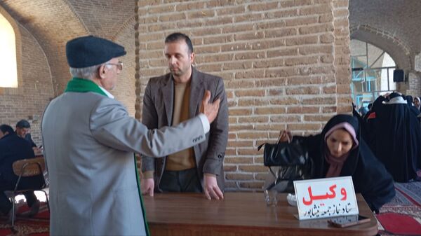  خدمت رسانی ادارات و سازمان‌های شهرستان نیشابور در میز خدمت نماز جمعه