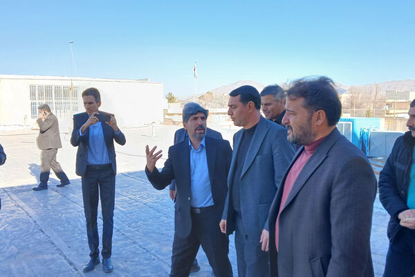 نشست نماینده آباده با مدیر آموزش و پرورش 