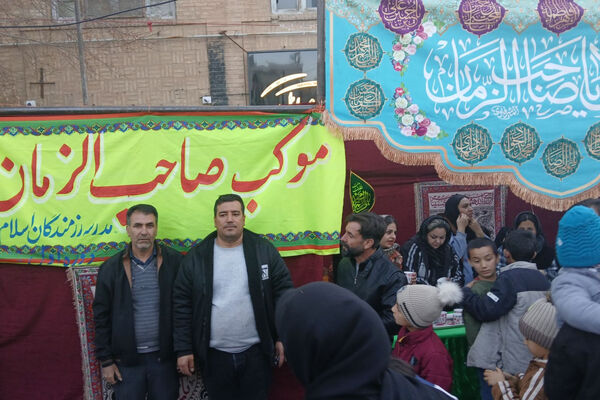 برپایی موکب‌های دانش‌آموزی در آباده برای میلاد جشن موعود