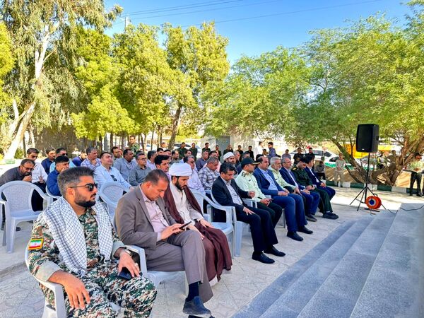 غبارروبی قبور مطهر شهدا در بستک
