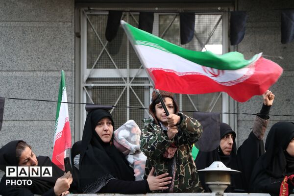 بدرقه پیکر مطهر شهدای حملات آمریکایی - صهیونیستی