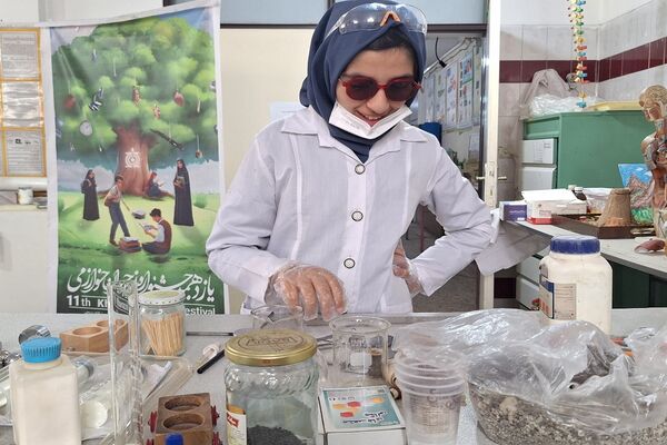 داوری مرحله استانی محور فعالیت های آزمایشگاهی جشنواره نوجوان خوارزمی در پژوهشرای دکتر حسابی