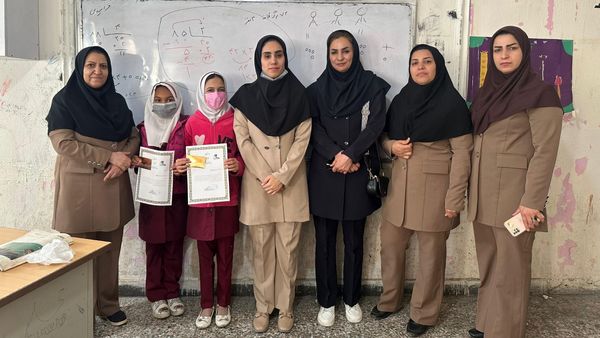 تقدیر از برگزیدگان ویژه‌برنامه هفته جهانی فضا در مدارس حاجی‌آباد