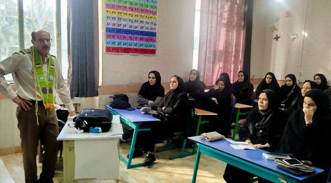 دوره  کارگاهی معلمان پیشتاز شهرستان کوهدشت