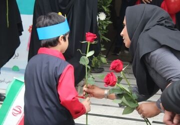 برگزاری جشن غنچه‌ها در ساری